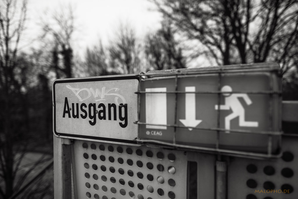 Ausgang-1