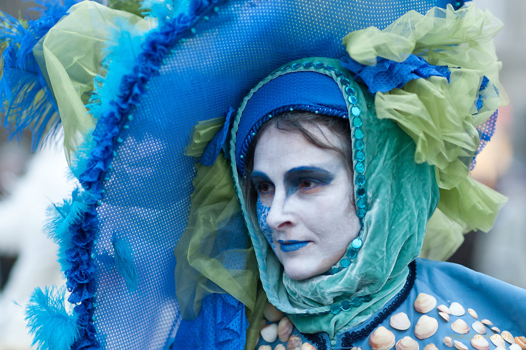 Alles blau