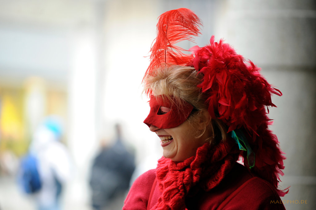 Lady in Red Profil
