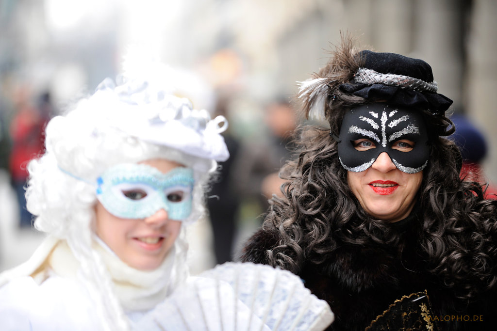 Maske schwarz_weiss 2