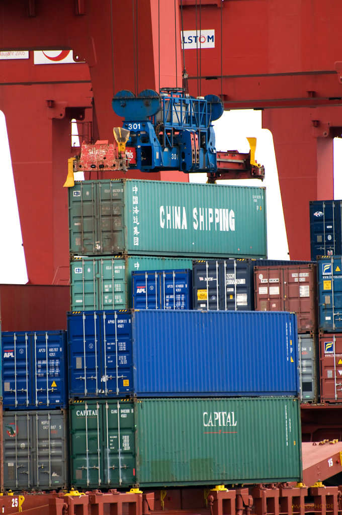 Container abgehoben