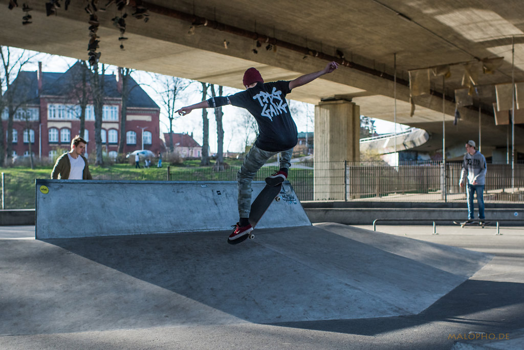 Skates