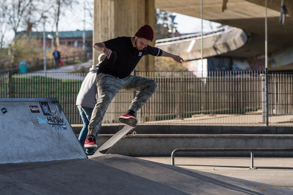 Skates