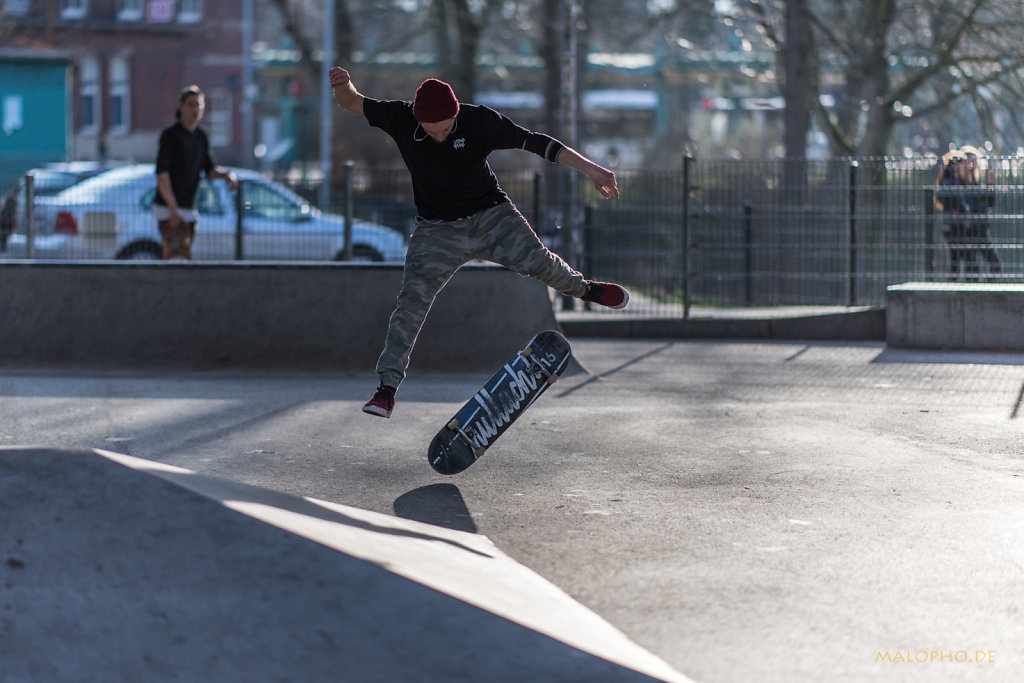Skates
