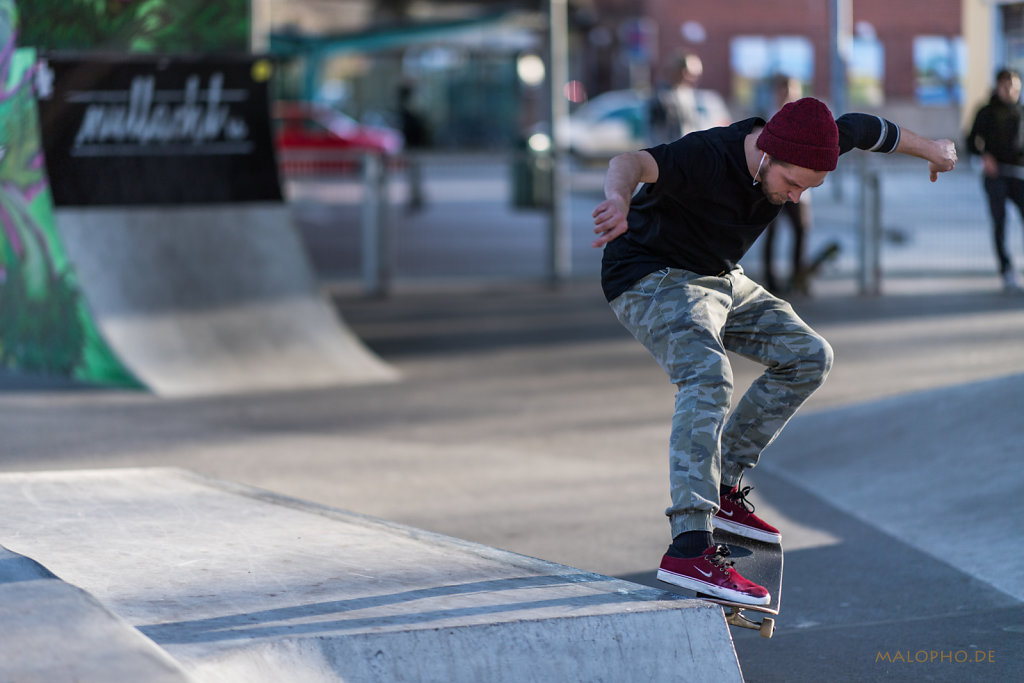 Skates