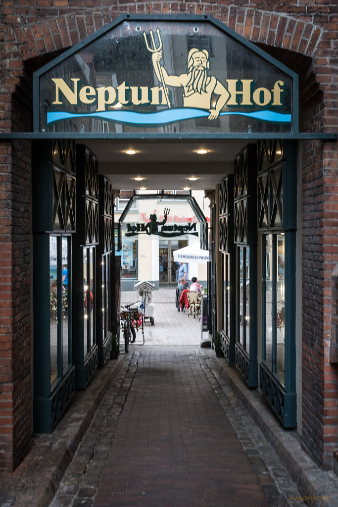 Neptun Hof Eingang