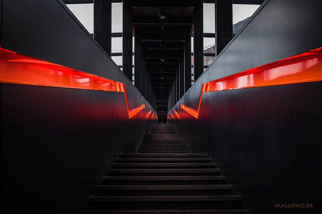 Treppe Orange V