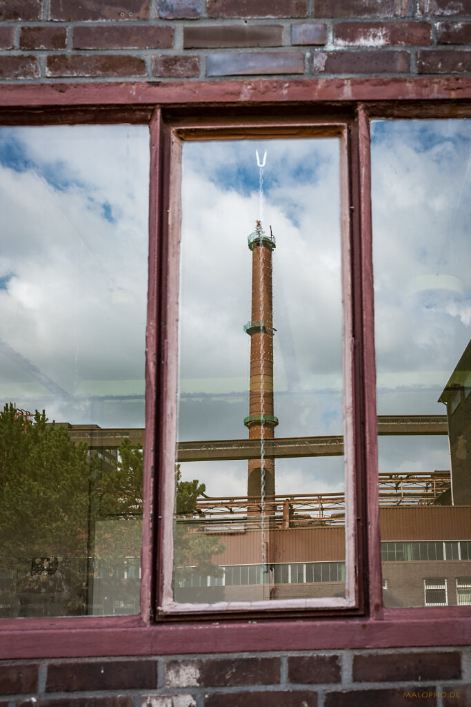 Spiegelkamin