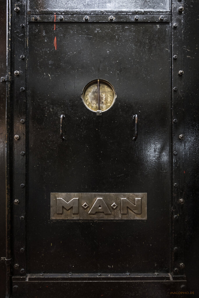 MAN